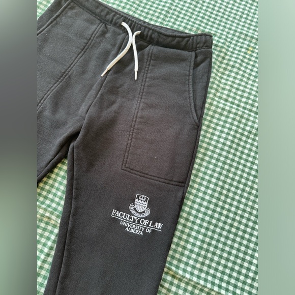 Faculty of Law University of Alberta Sweatpants - Picture 4 of 11